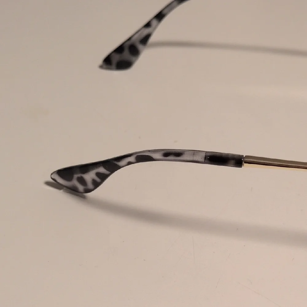 Chic Black and Gray‎ Patterned Sunglasses